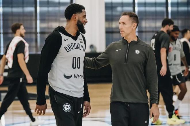 赛后采访中 赛后采访中