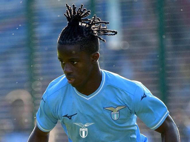 固地保持了 固地保持了