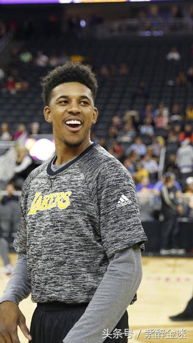 触球瞬间 触球瞬间